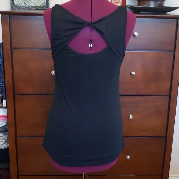 Athleta Athletic Tank, Solid Black Print, Keyhole Twist Back, Size XS - Picture 5 of 14